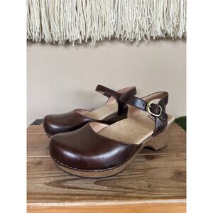 Dansko Sam Teak Vintage Brown Leather Close Toe Ankle Strap Clog Sandal Size 36